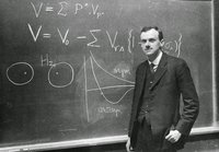 dirac-in-front-of-blackboard.jpg